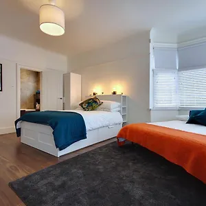  Homestay Large En-suite By The