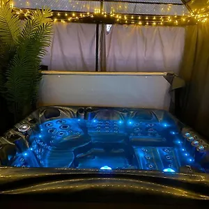  Apartment Secret Gem 1 Bed Garden Flat Private Luxury Hot Tub