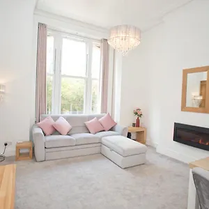  Apartment Chine - Beautiful Location Next To The